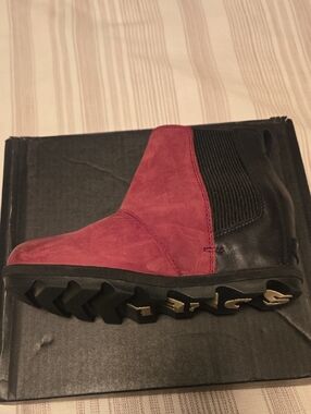 Sorel Burgundy and Black Chelsea Lug Bootie